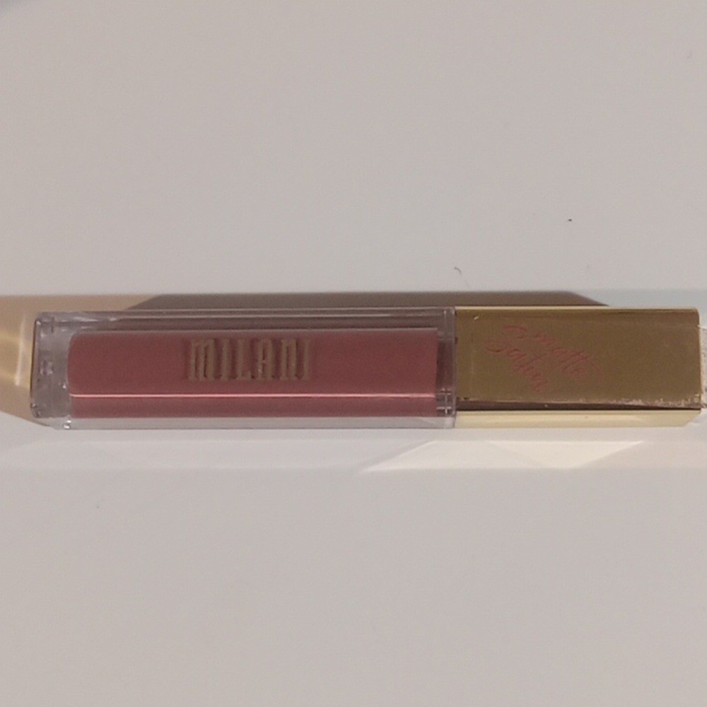 Milani 09 Velvet Amore Satin Matte Lip Cream NWT